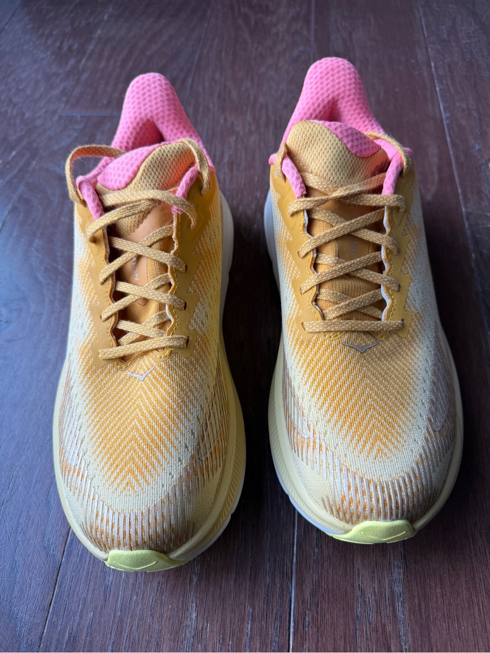 NEW HOKA CLIFTON 9 GTX TS, Women’s 8.5 - Picture 2 of 9